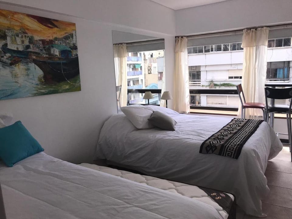Bed, Photo of the whole room, Bedroom, group of guests, bunk bed
