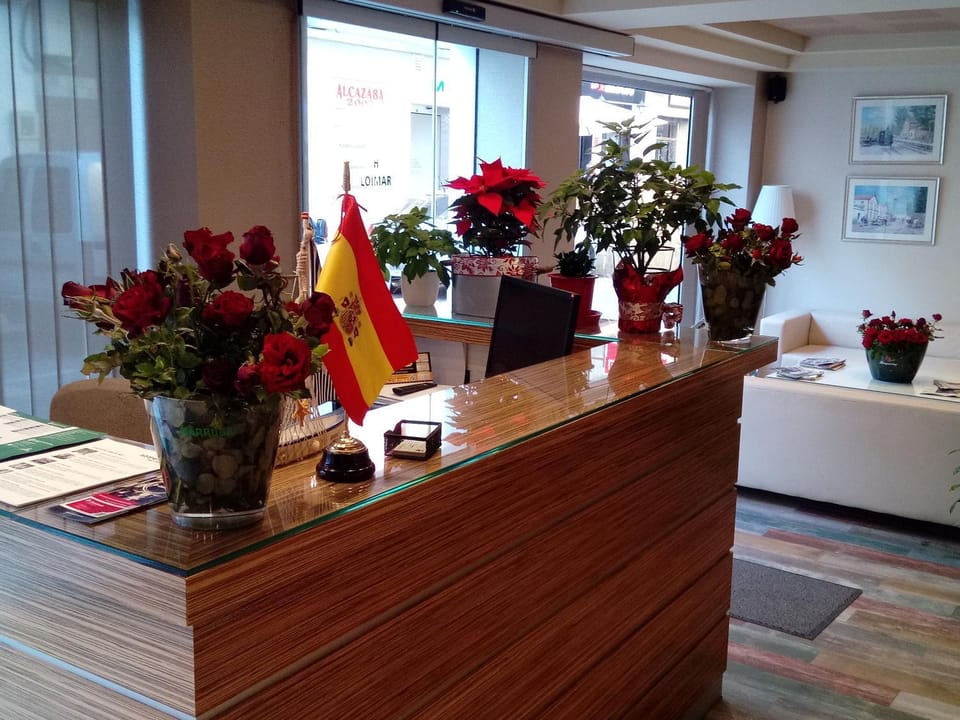 Hostal Loimar Bed and Breakfast in Torre del Mar