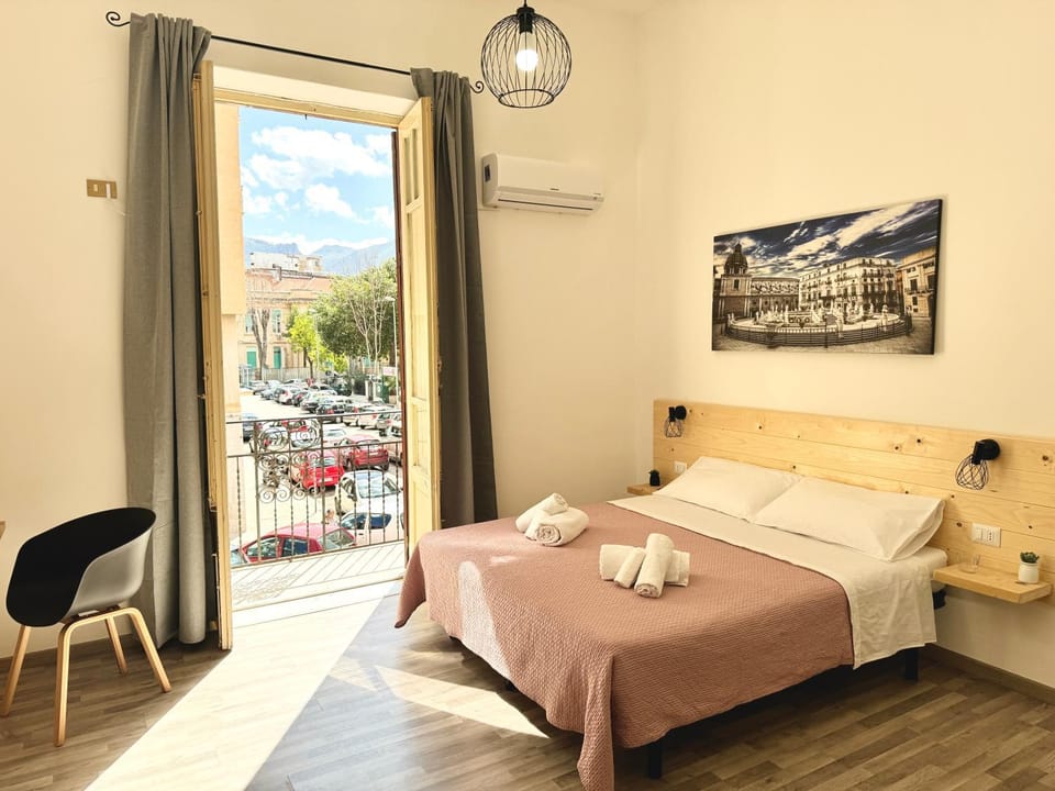 Bed, View (from property/room), Balcony/Terrace, Living room, Photo of the whole room, Seating area, Bedroom, air conditioner