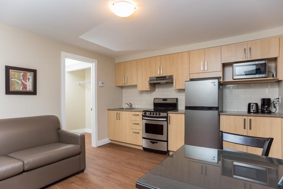Kitchen or kitchenette, Living room