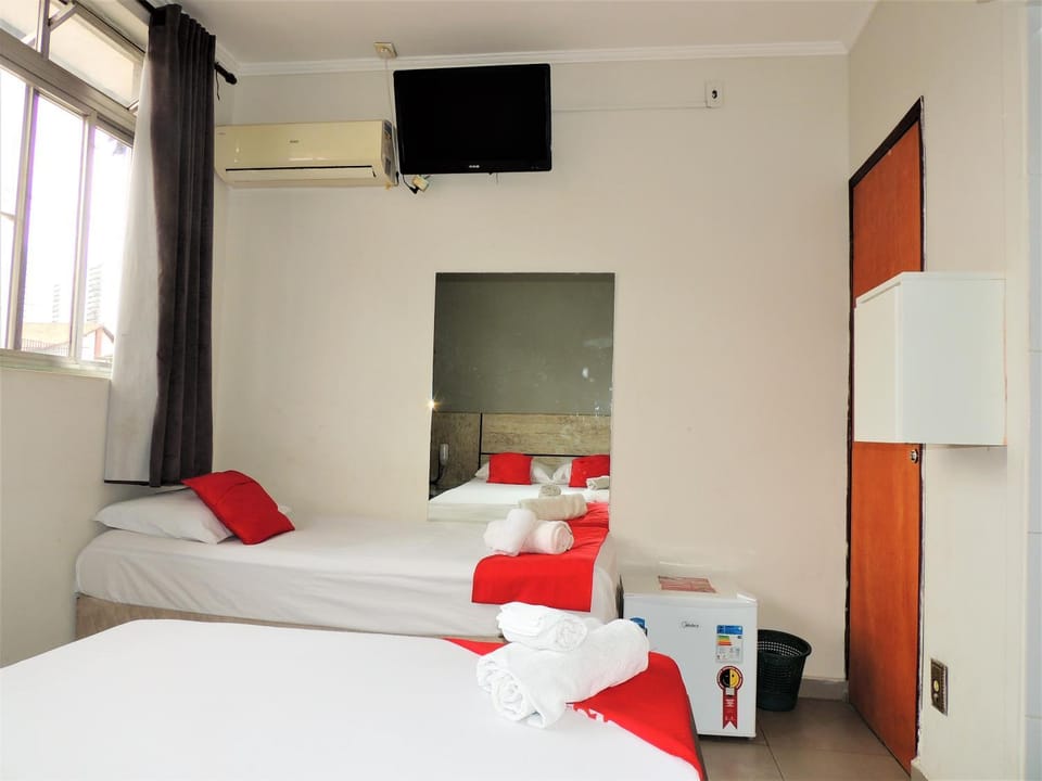 Bedroom, Breakfast
