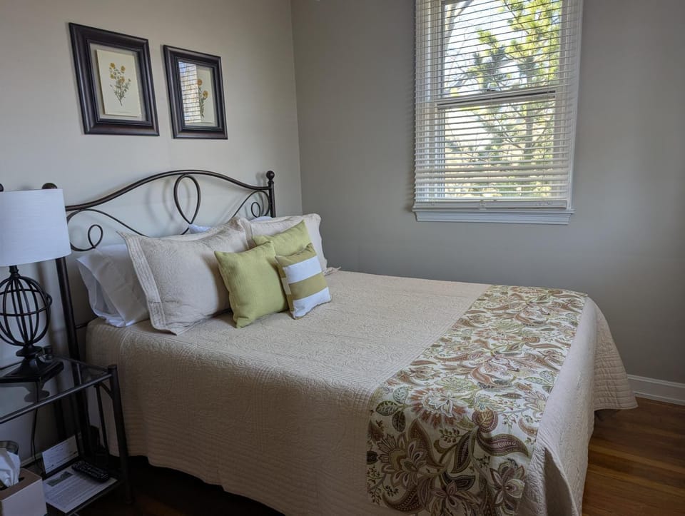 Bed, Bathroom, Bedroom