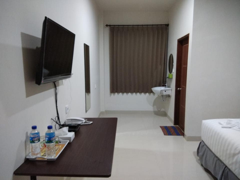 TV and multimedia, Photo of the whole room, Bedroom