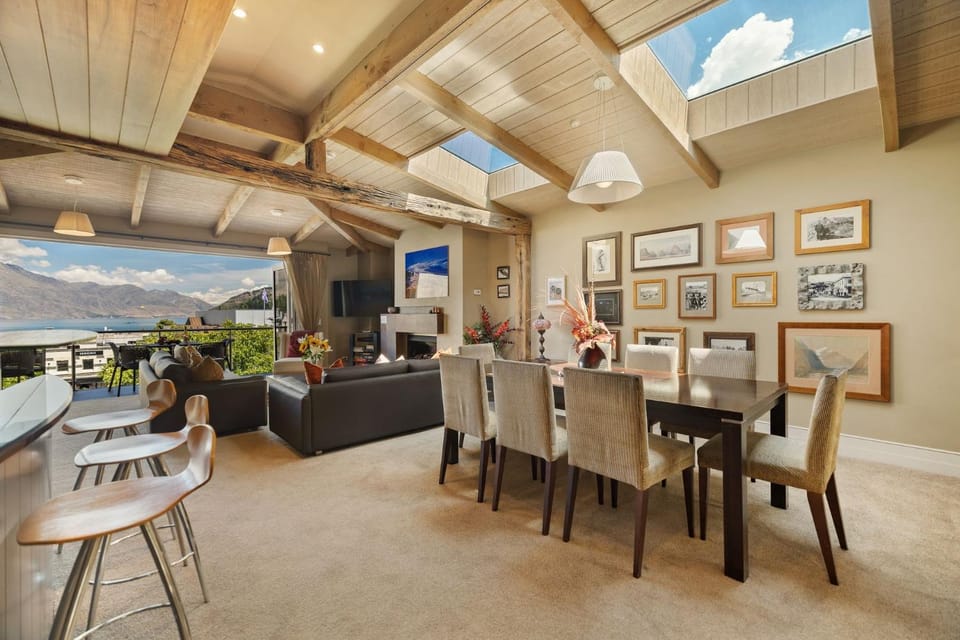 Chambers City Centre Penthouse Apartment in Queenstown