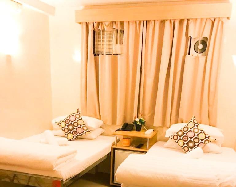 Holiday Guest House Bed and Breakfast in Hong Kong