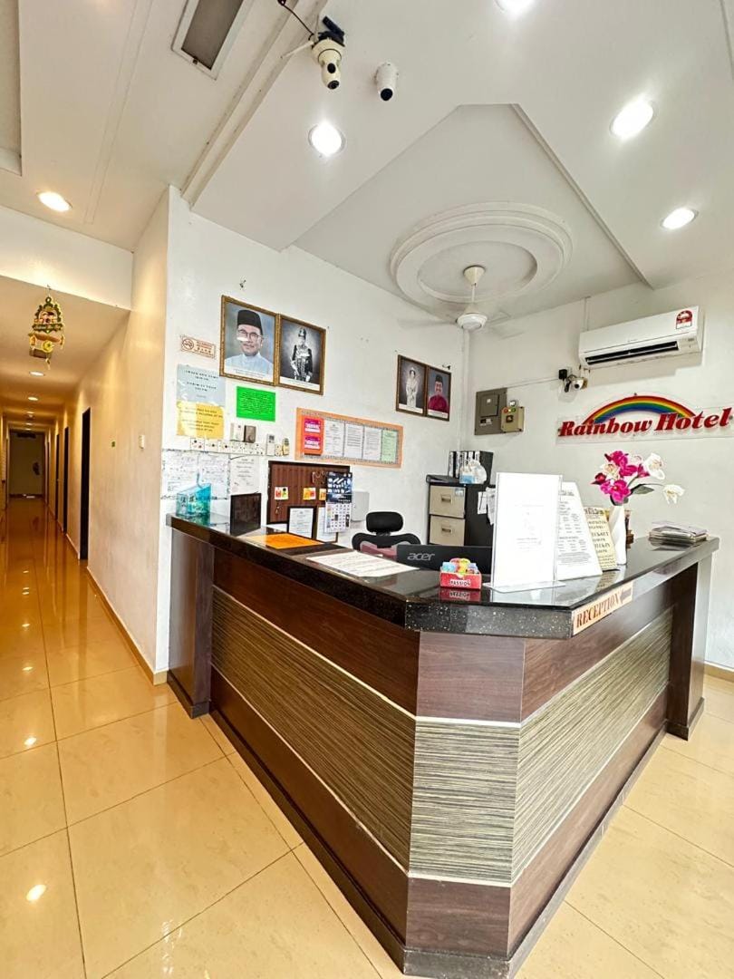 Lounge or bar, fireplace, air conditioner