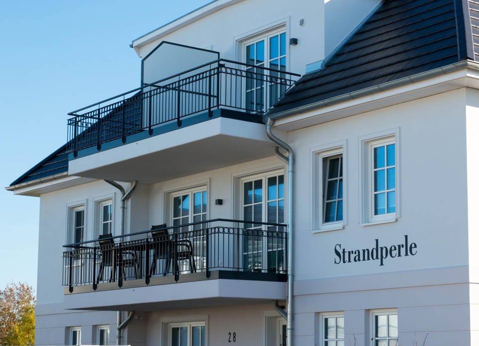 Facade/entrance, Balcony/Terrace