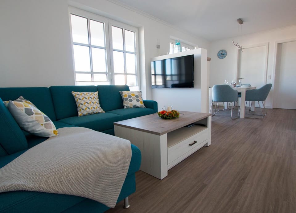 TV and multimedia, Living room, Photo of the whole room, Seating area