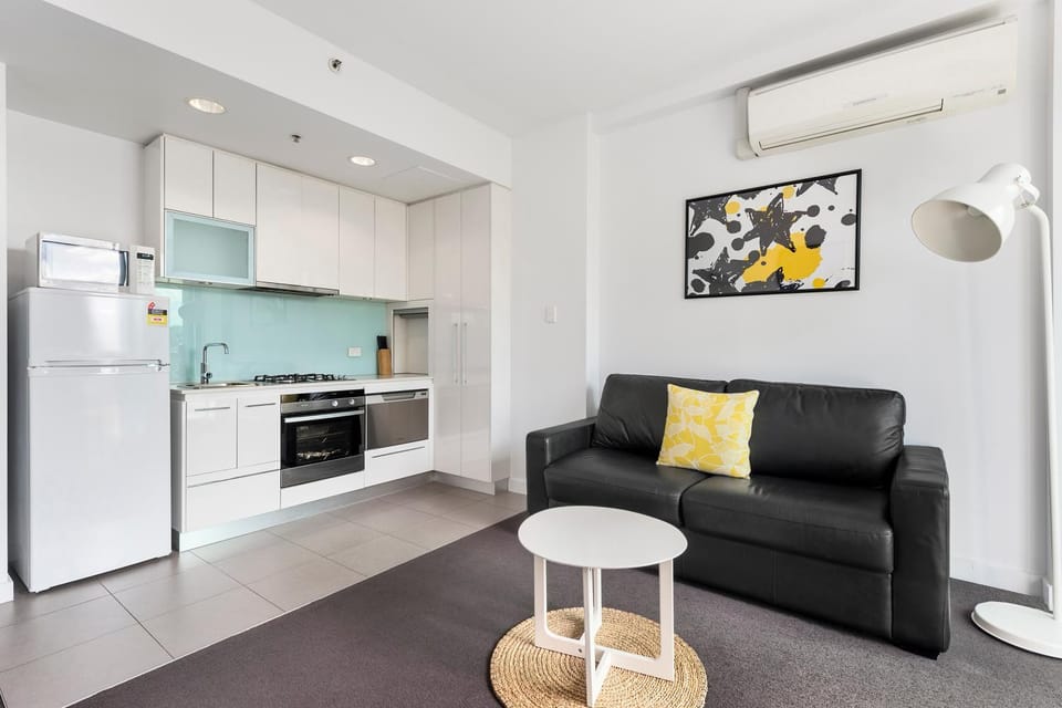 Kitchen or kitchenette, Living room
