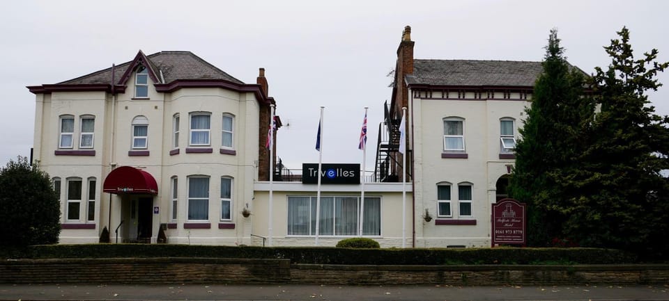 Trivelles Belforte Hotel , Sale, Manchester - M33 2AE Bed and Breakfast in England