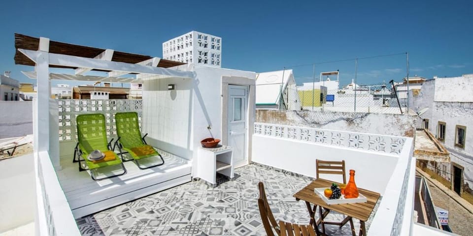 View (from property/room), Balcony/Terrace, sunbed