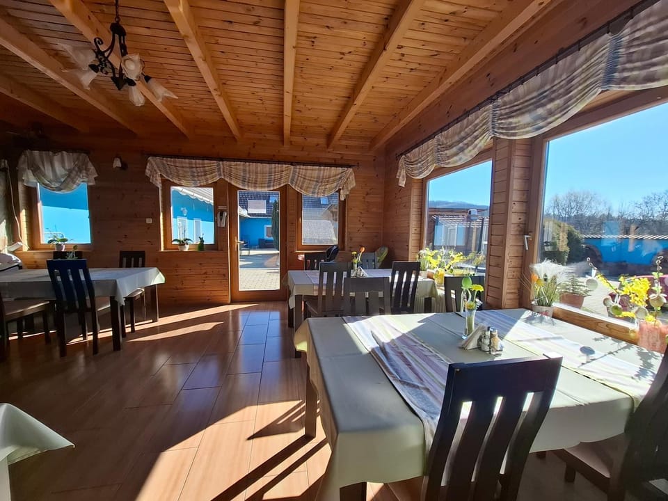 Kék Lagúna Wellness Apartmanok Bed and Breakfast in Slovakia