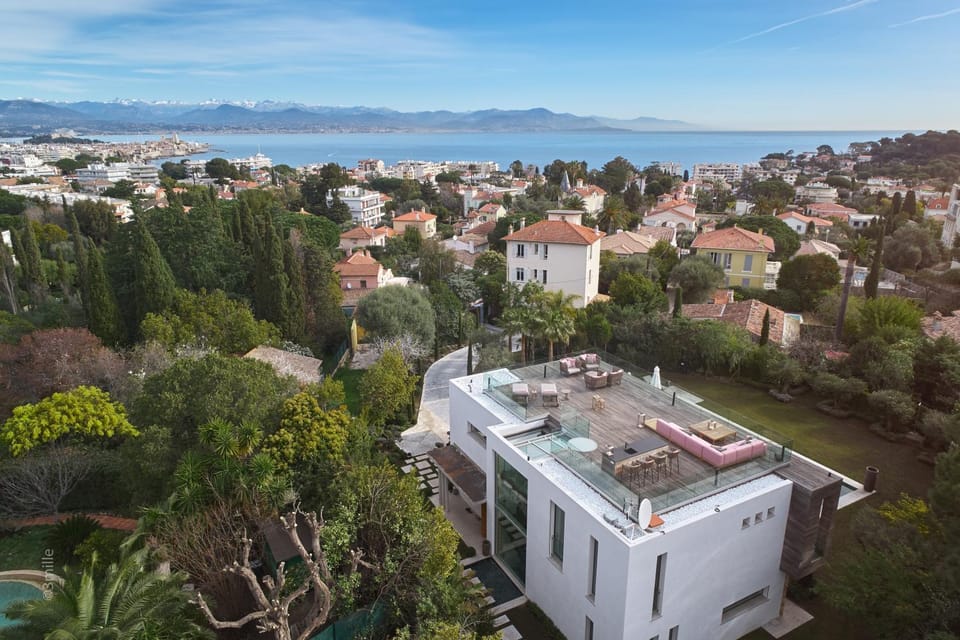 Property building, Natural landscape, Bird's eye view, City view, Mountain view, Sea view