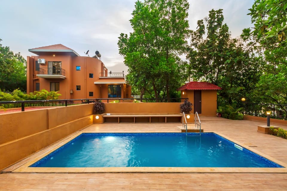 Property building, Day, Garden, On site, Pool view, Swimming pool