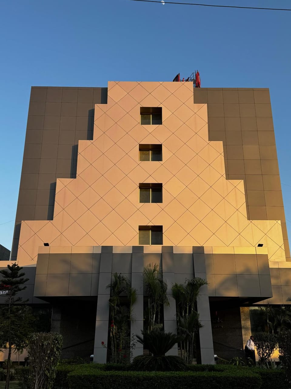 Facade/entrance
