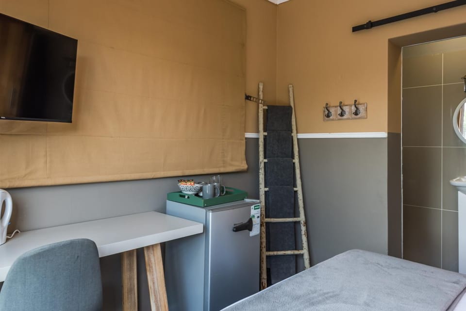 Mill Park Corner Cottages Apartment in Port Elizabeth
