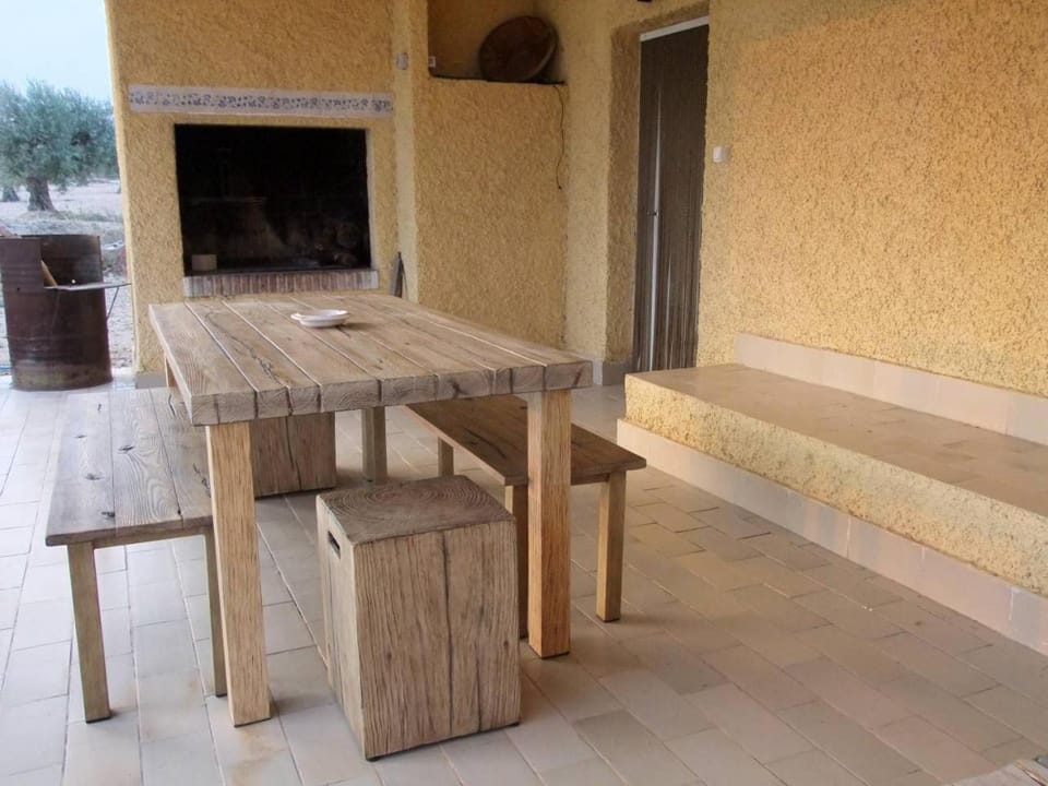 BBQ facilities, Decorative detail