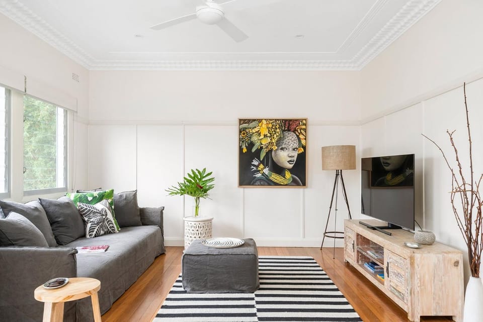 TV and multimedia, Living room, Decorative detail, fireplace