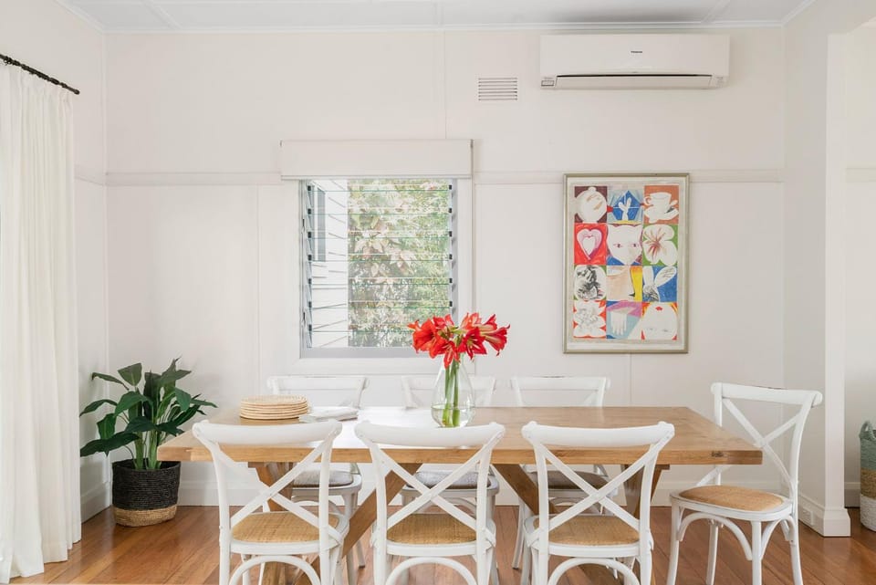 Decorative detail, Dining area, air conditioner