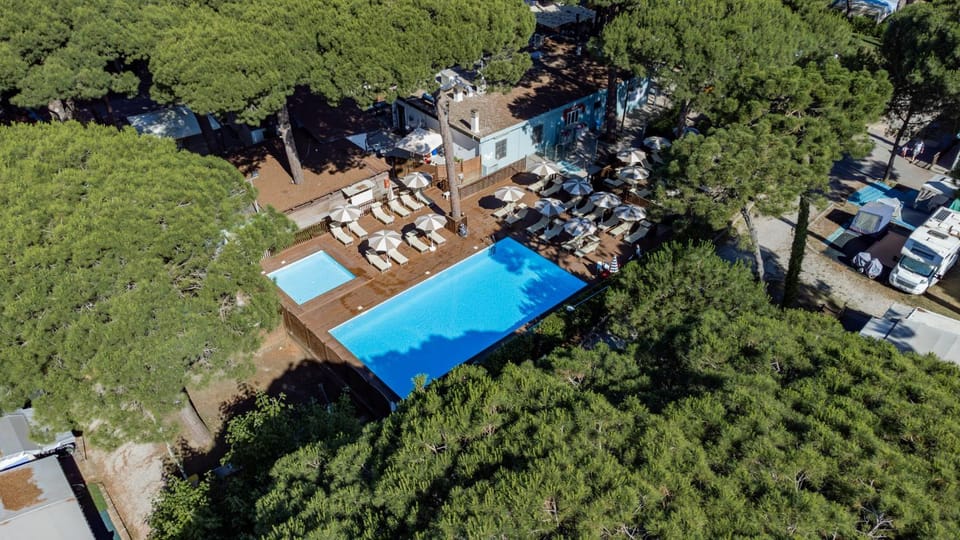 Bird's eye view, Swimming pool