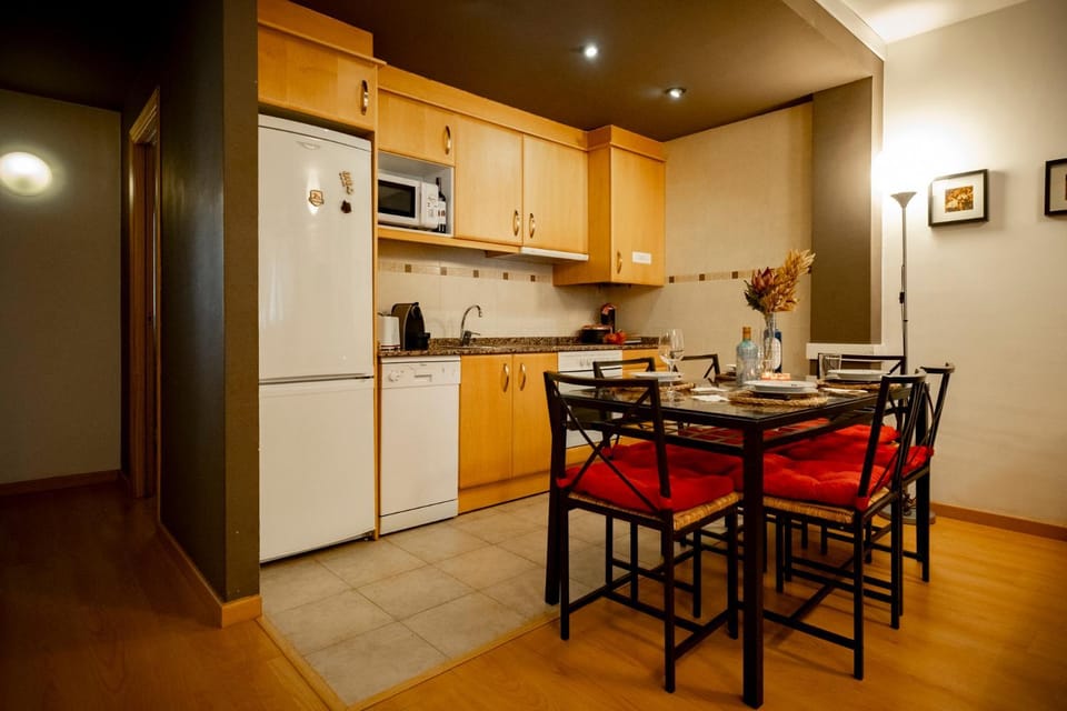 Dining area, kitchen
