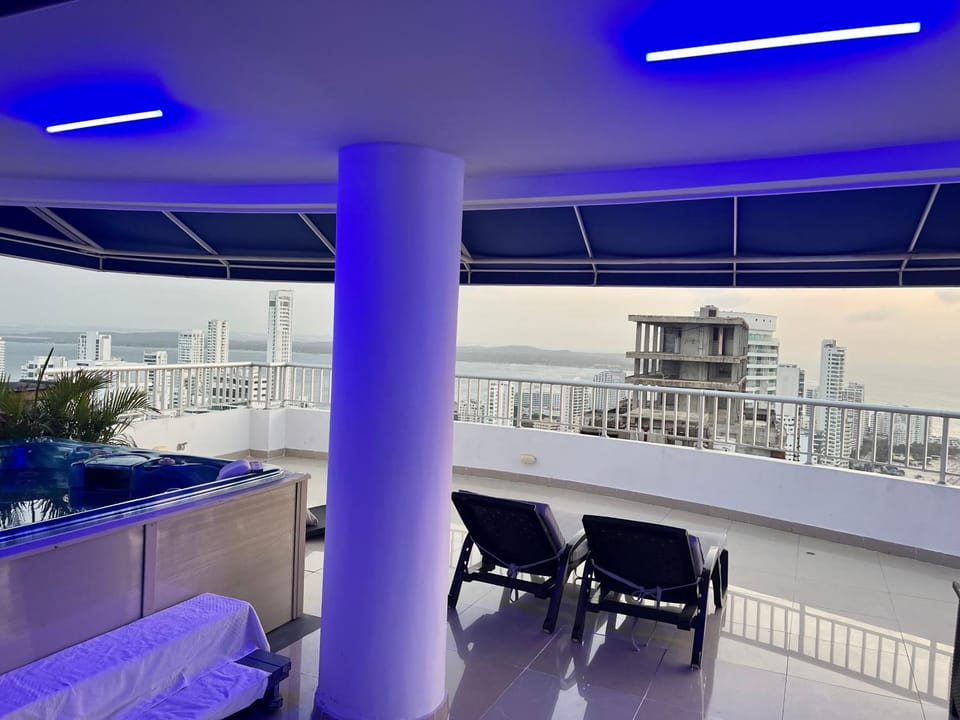Palmetto Penthouse Deluxe Beautiful view and sunset floor 39 Apartment in Cartagena