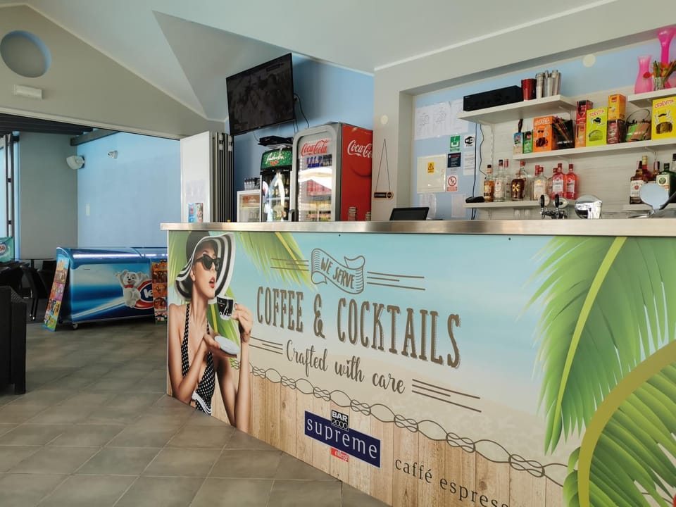 Lounge or bar, Swimming pool