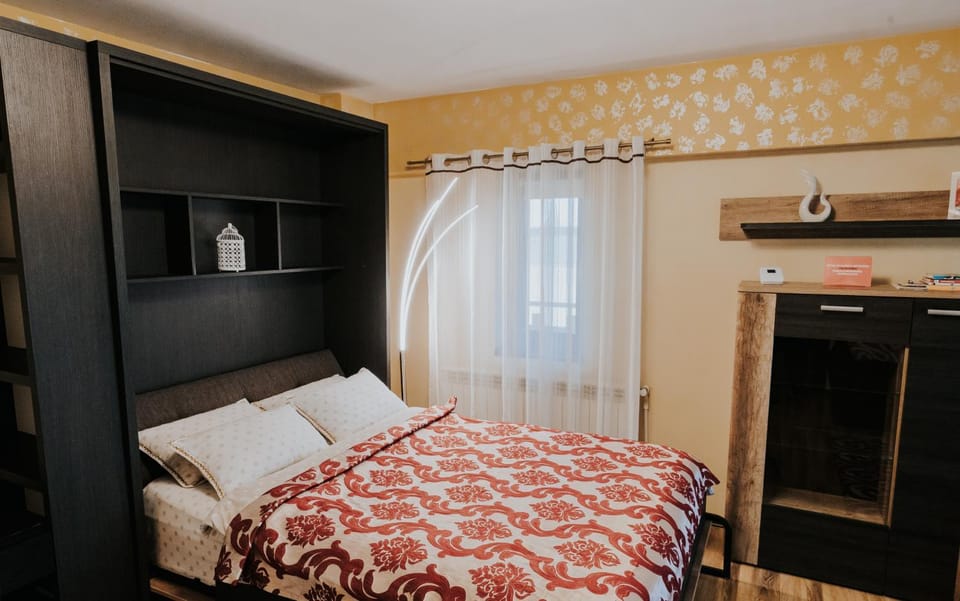 Carla's Studio Central Palas - shuttle Apartment in Moldova