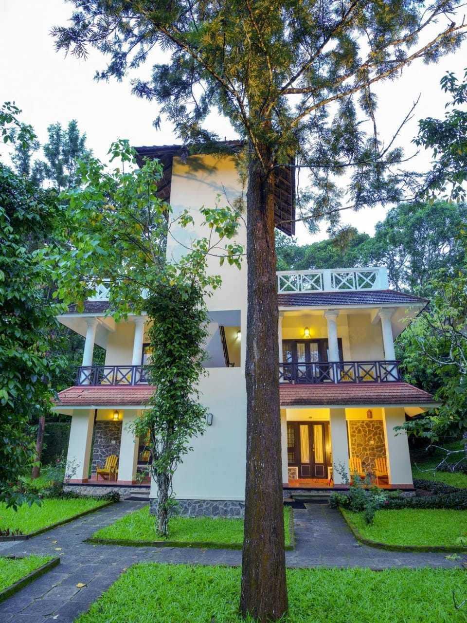 Property building, Day, Natural landscape, Garden, Garden view