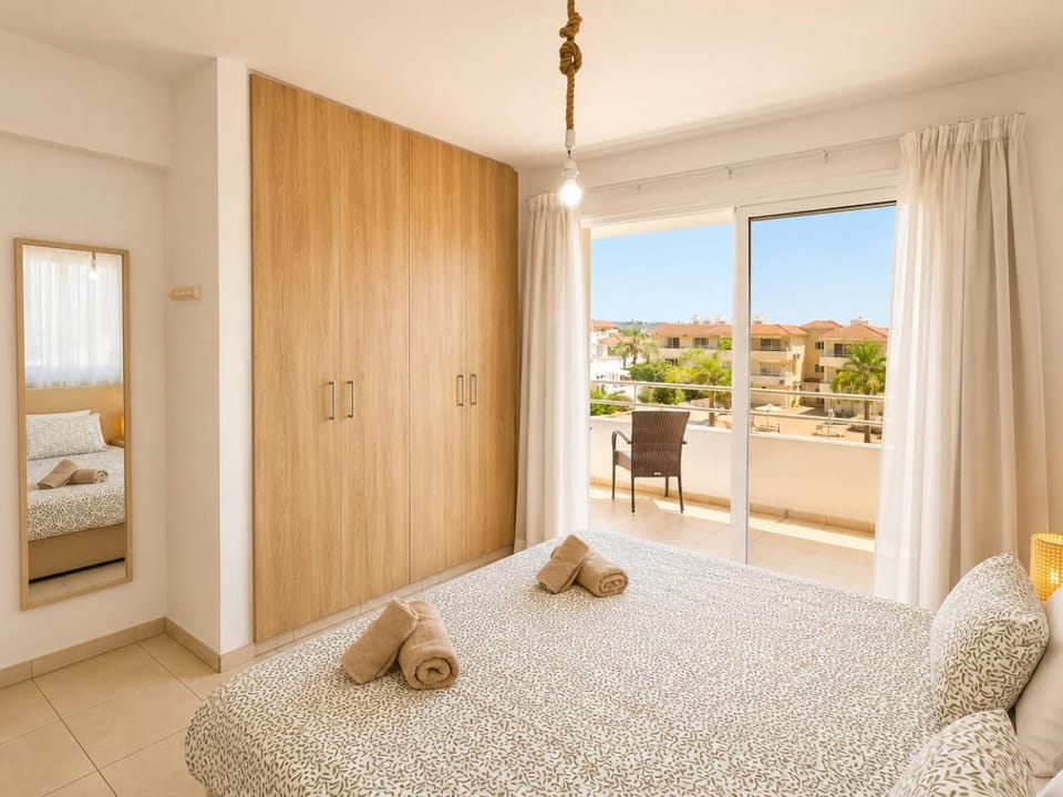 Bed, View (from property/room), Balcony/Terrace, Photo of the whole room, Bedroom, wardrobe