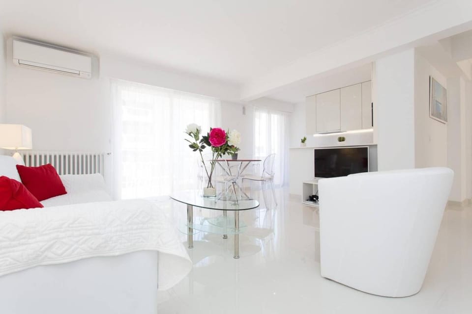 MARRIOTT/ CROISETTE - LUXE 1 BED Apartment in Cannes