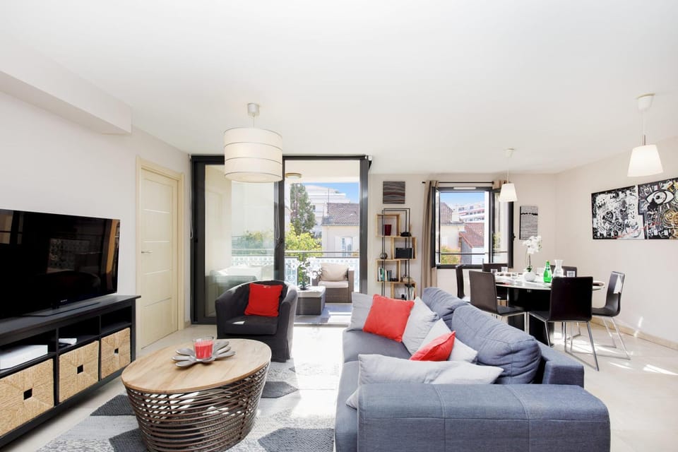 3 bedrooms: 200m from Croisette Apartment in Cannes