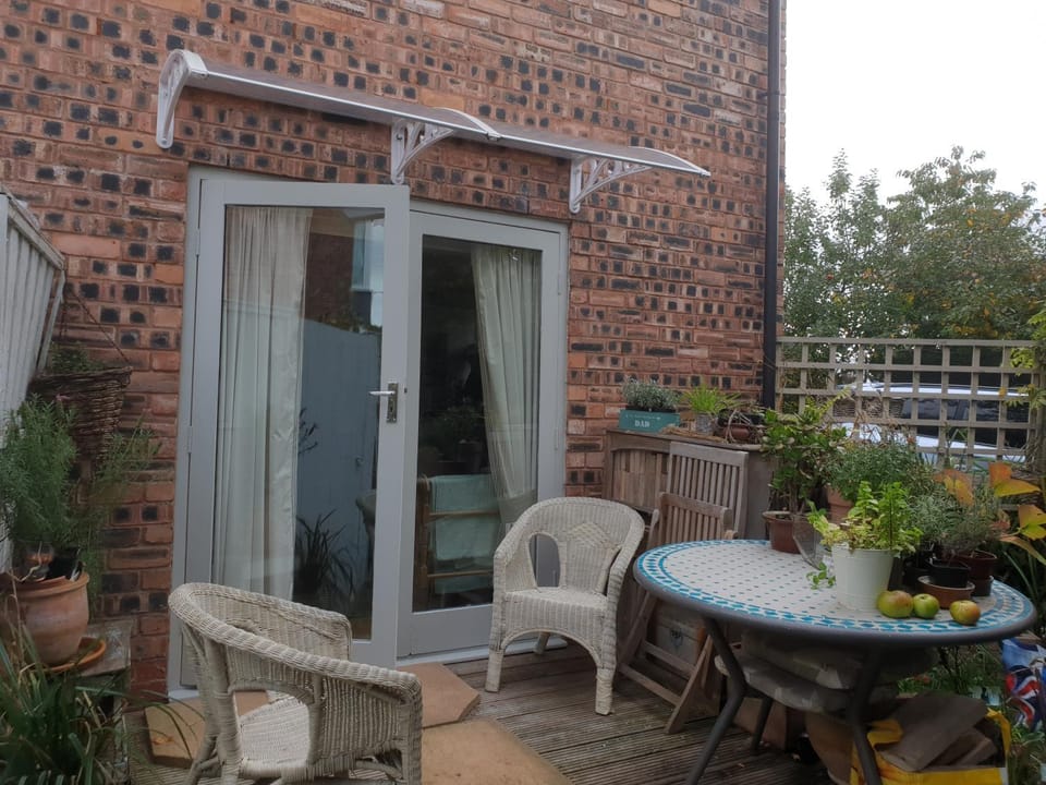 The garden room, pets, fridge Tv Vacation rental in Chester