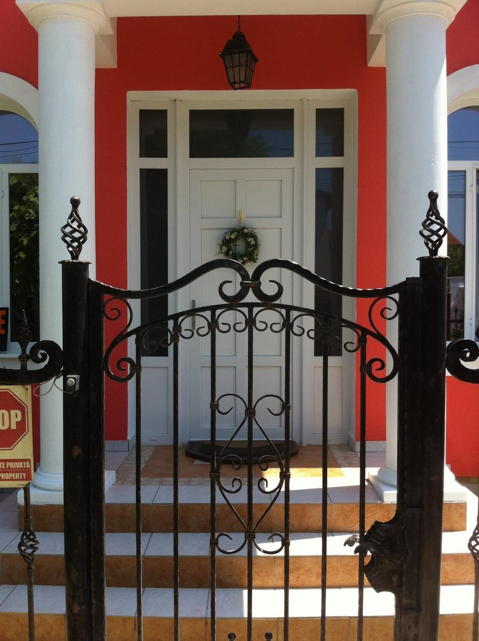 Facade/entrance