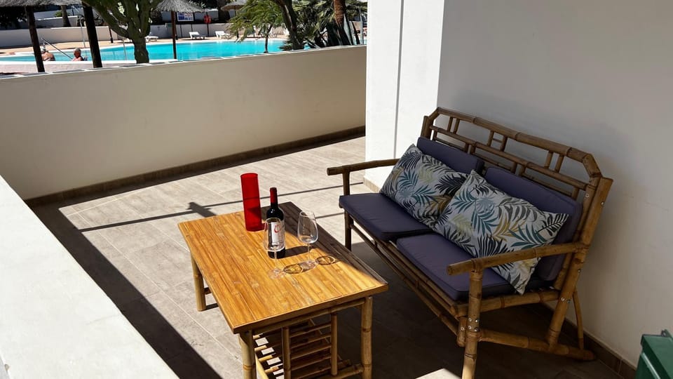 Balcony/Terrace, Dining area, Pool view