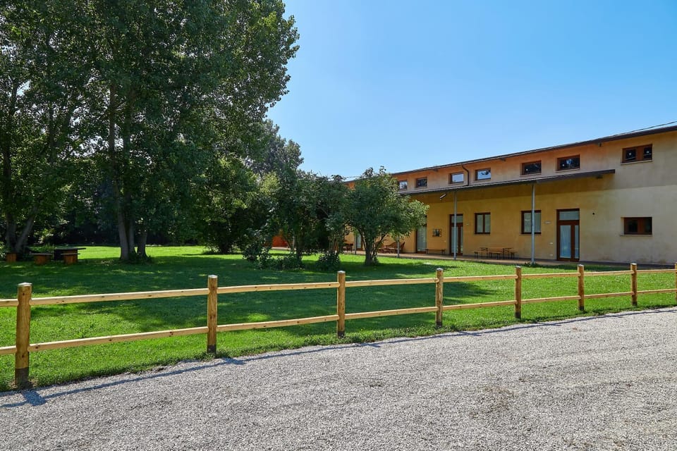 Property building, Garden, Garden view, Parking