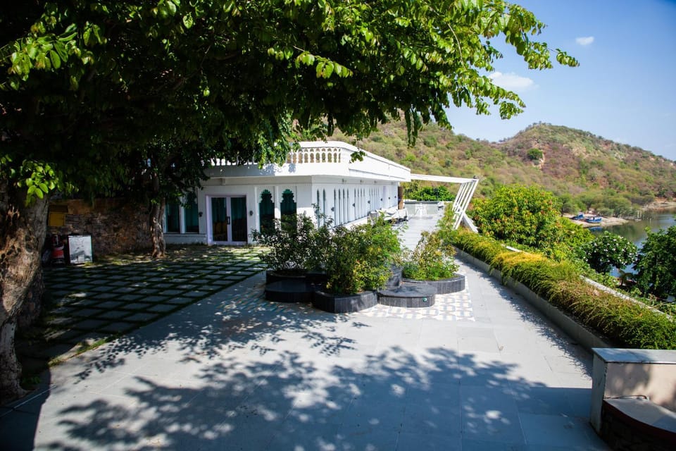Restaurant/places to eat, Balcony/Terrace