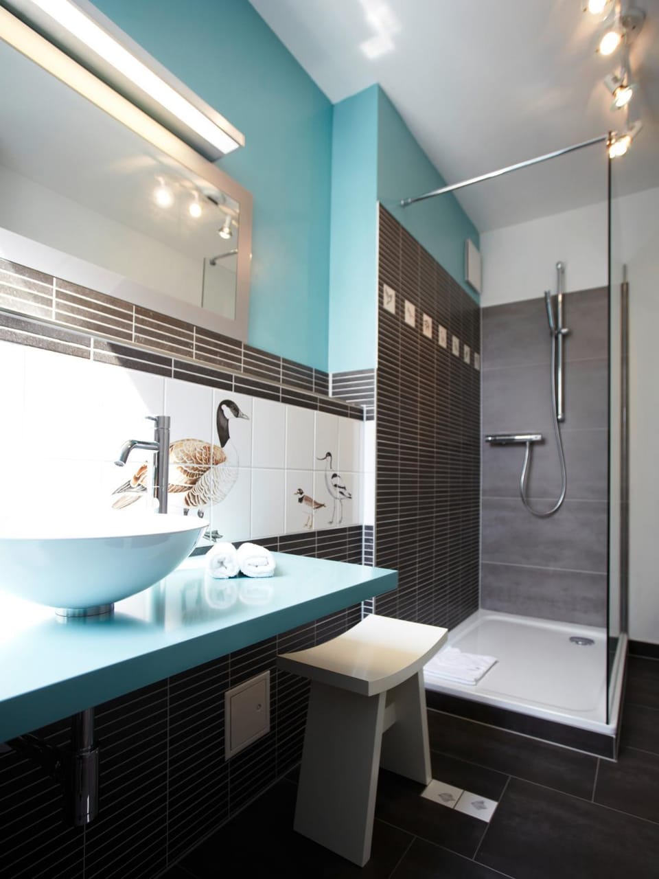 Shower, Bathroom, Decorative detail