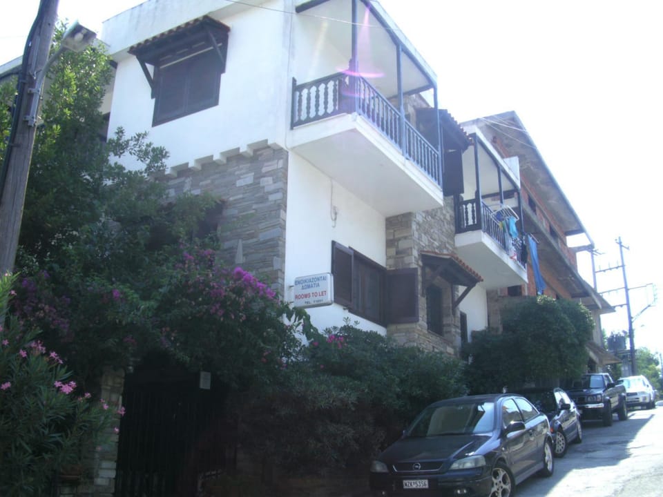 Property building, Day