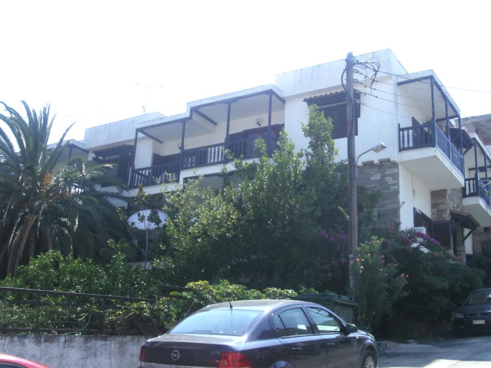 Property building, Day