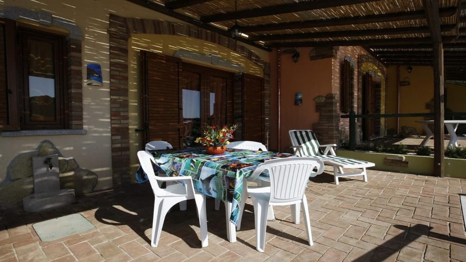 Balcony/Terrace, sunbed