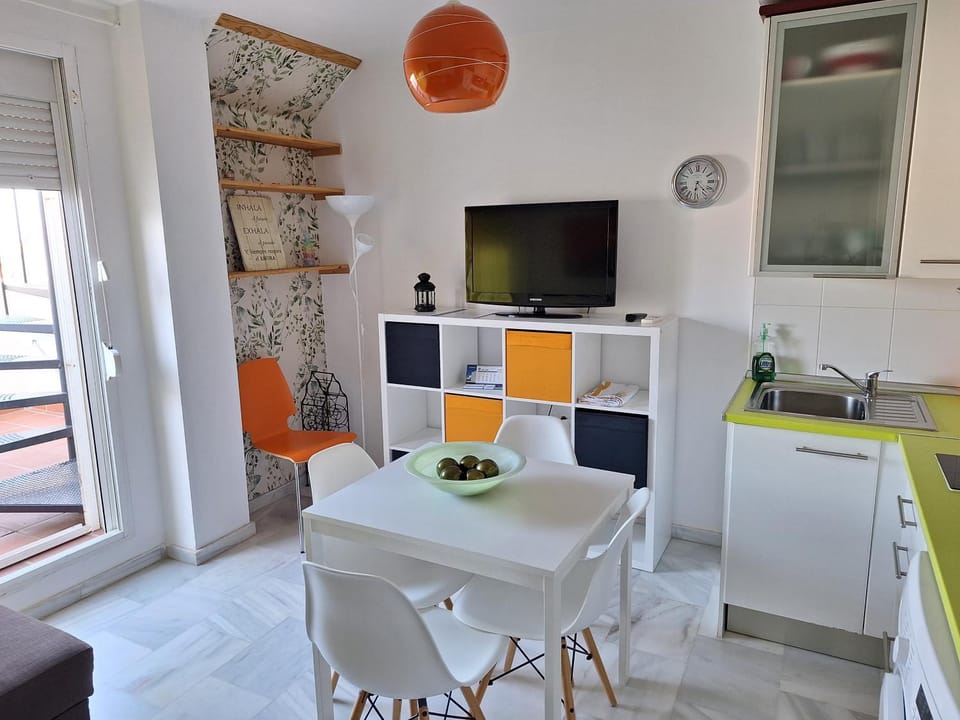 SOL Y PLAYA ROQUETAS-Ático con piscina, solarium y garaje Apartment in Roquetas de Mar