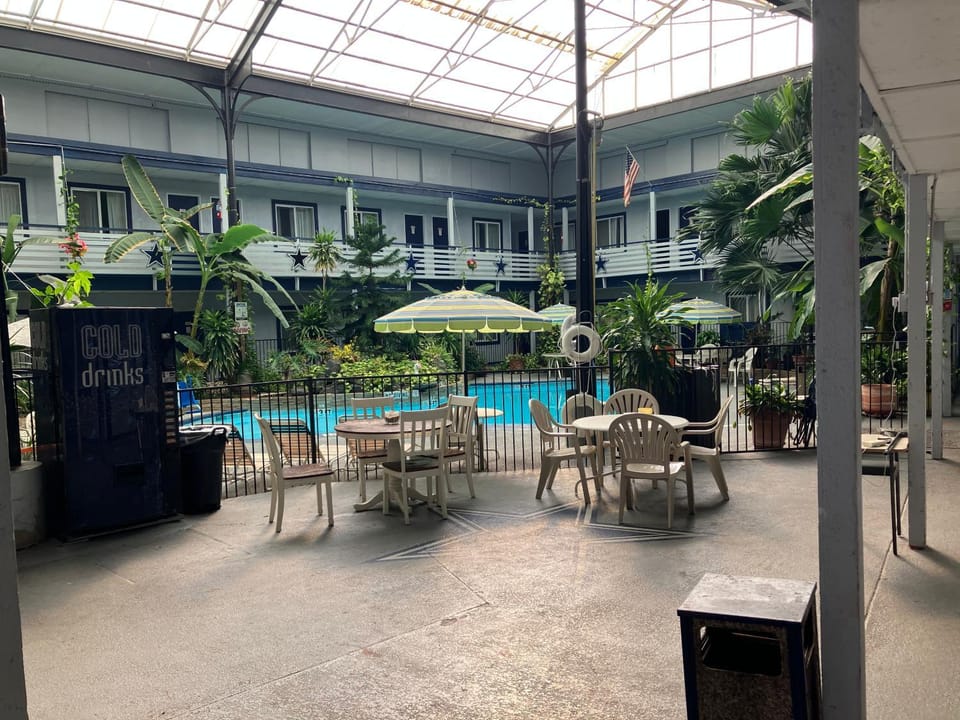 Communal lounge/ TV room, Lounge or bar, sunbed