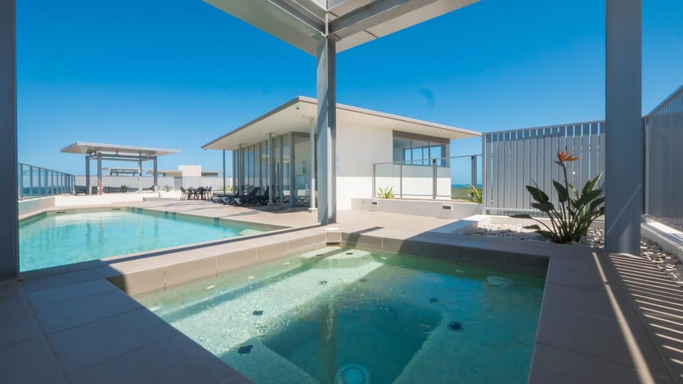 Pool view, Swimming pool