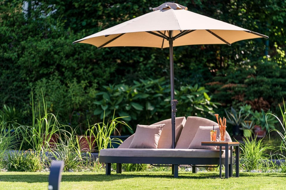 Garden, Seating area