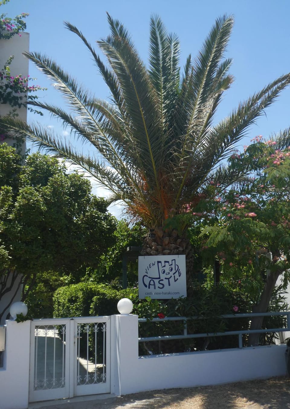 Facade/entrance, Garden, Parking