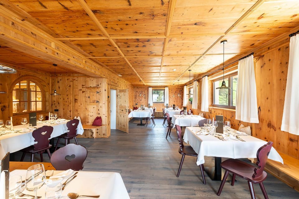 Restaurant/places to eat, Food and drinks, Floor plan, Garden view, Mountain view