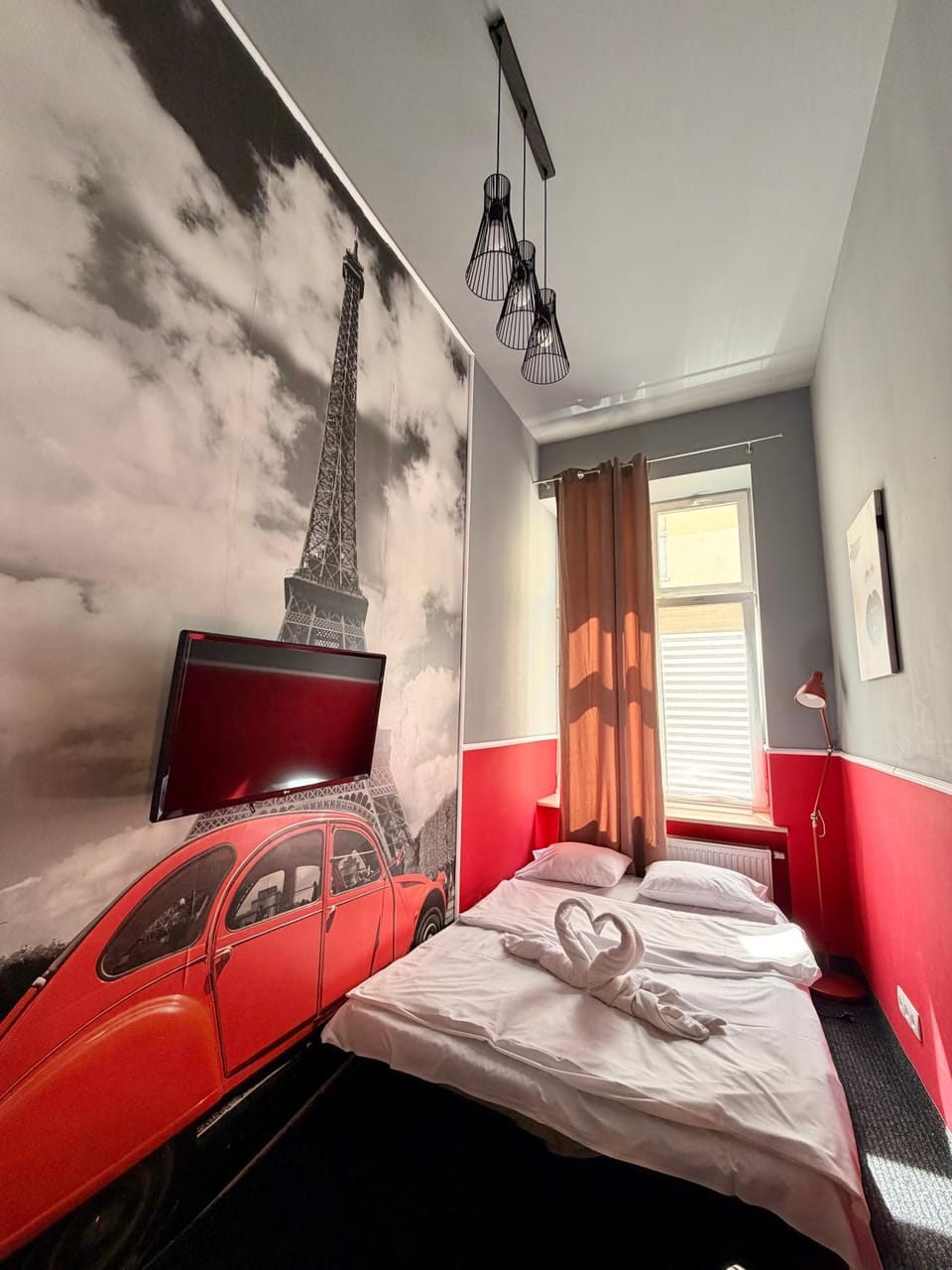 Bed, Photo of the whole room
