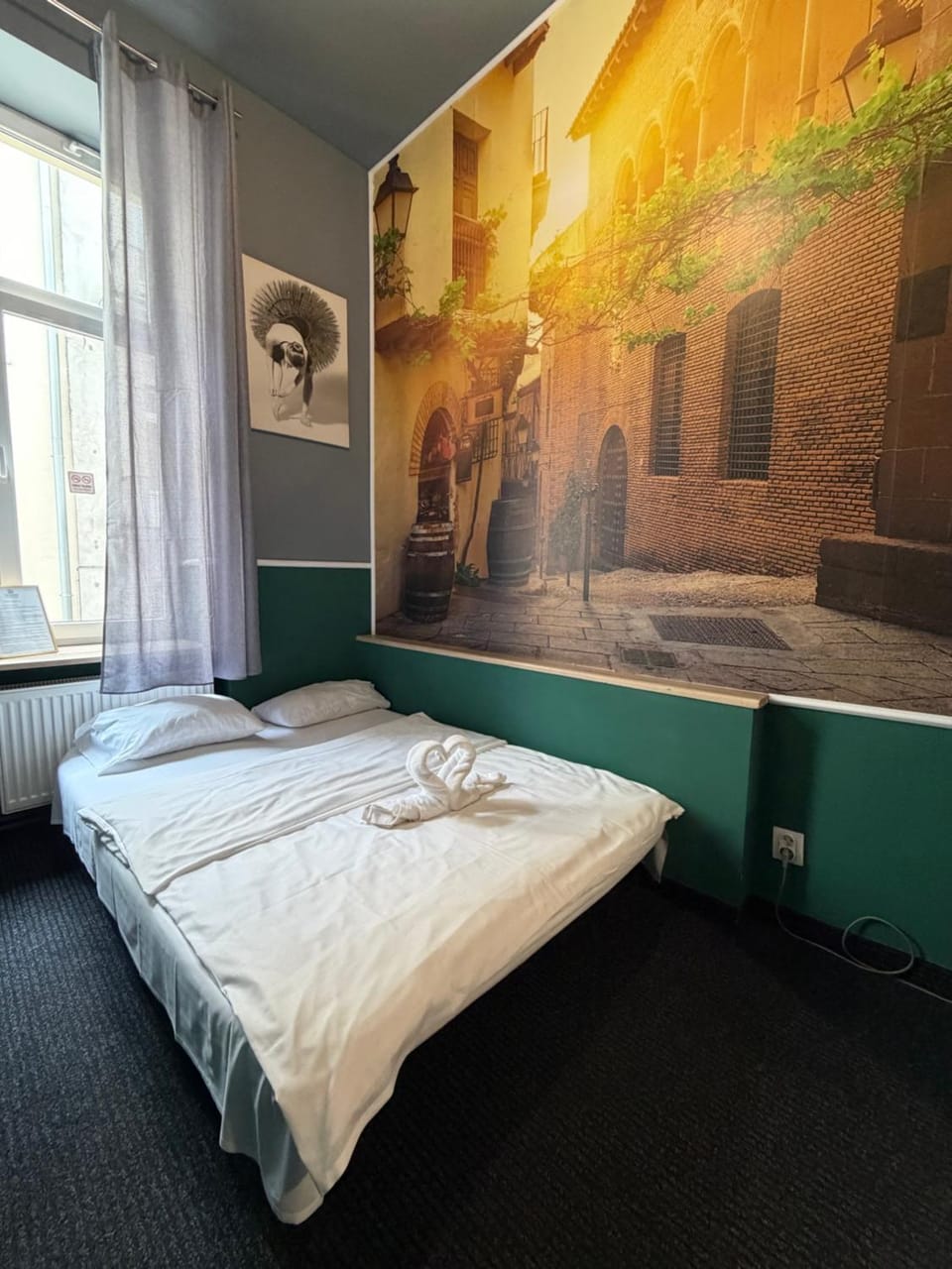 Bed, Photo of the whole room