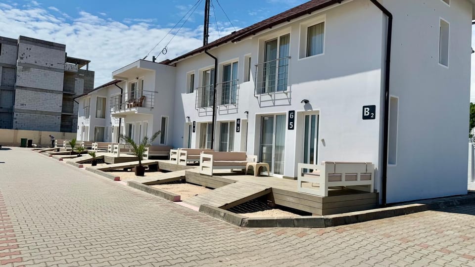 Property building, Balcony/Terrace